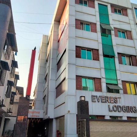 Hotel Everest Lodging Navi Mumbai Exterior photo