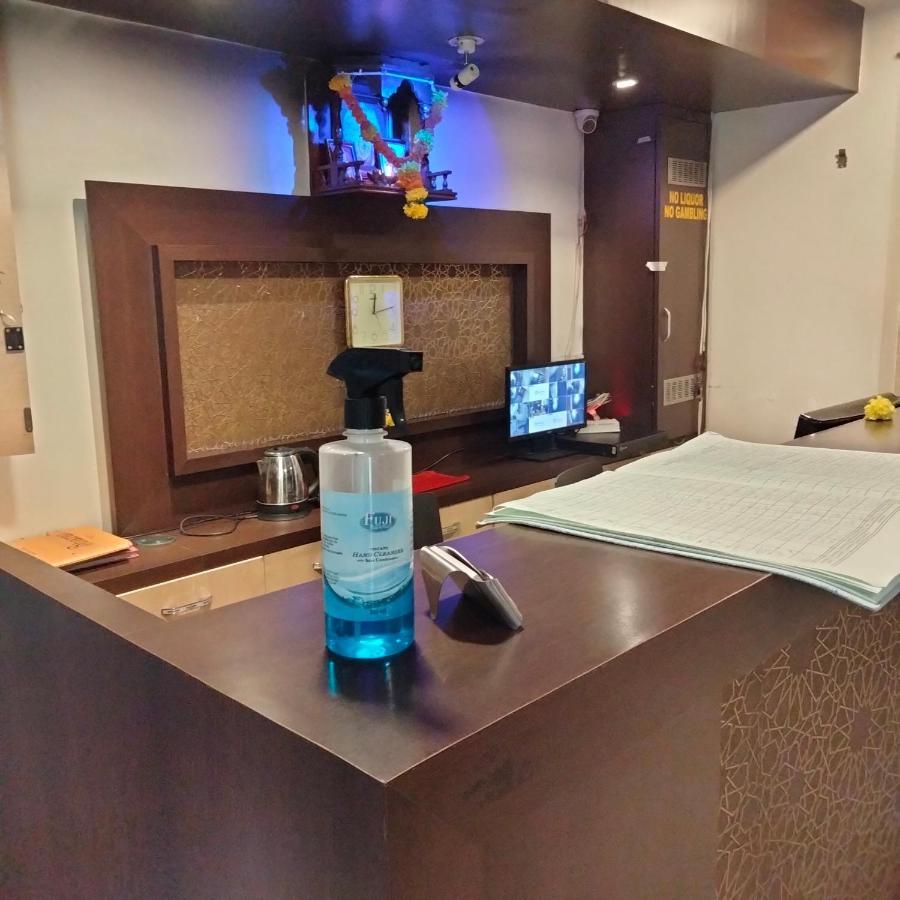 Hotel Everest Lodging Navi Mumbai Exterior photo