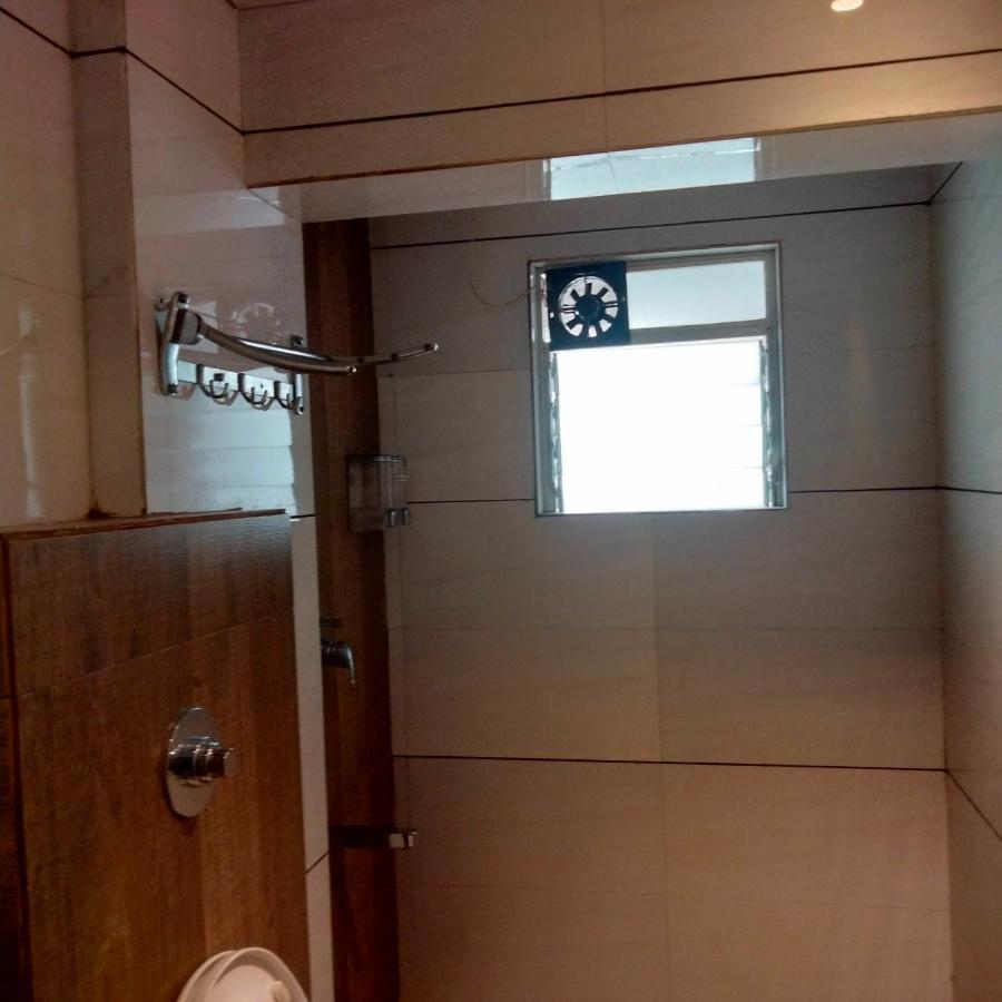 Hotel Everest Lodging Navi Mumbai Exterior photo