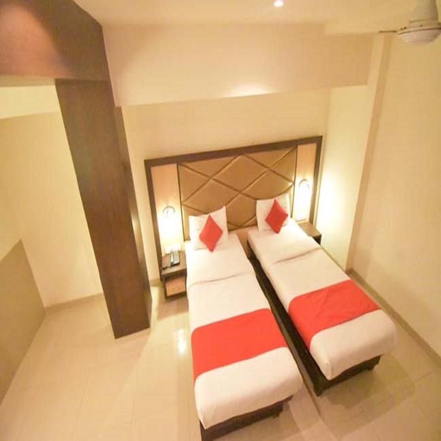 Hotel Everest Lodging Navi Mumbai Exterior photo