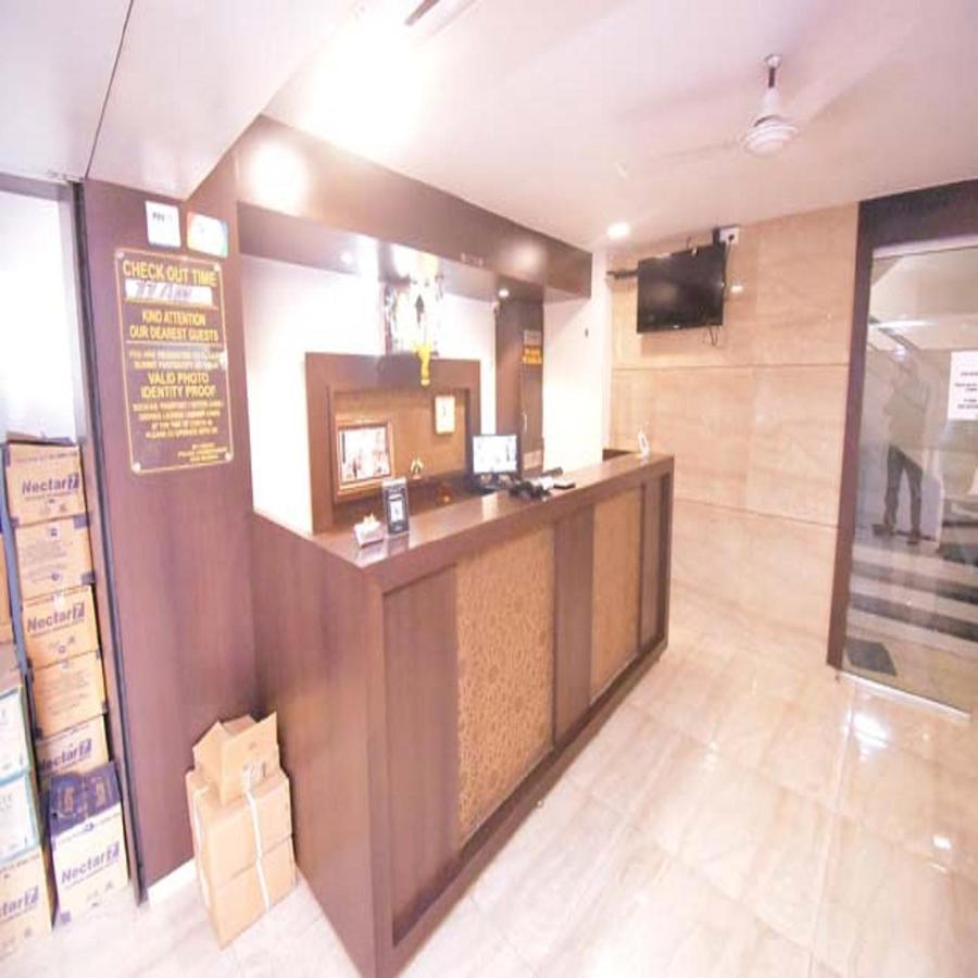 Hotel Everest Lodging Navi Mumbai Exterior photo