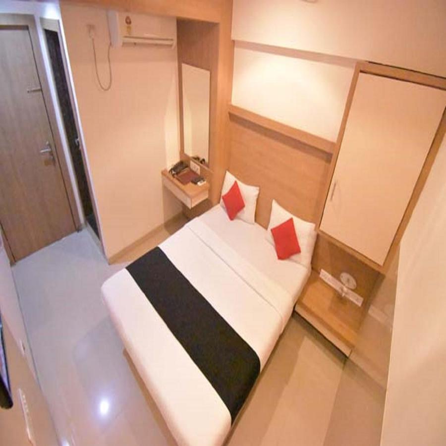 Hotel Everest Lodging Navi Mumbai Exterior photo