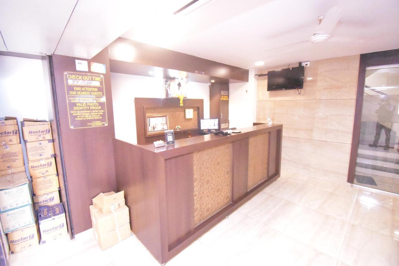 Hotel Everest Lodging Navi Mumbai Exterior photo